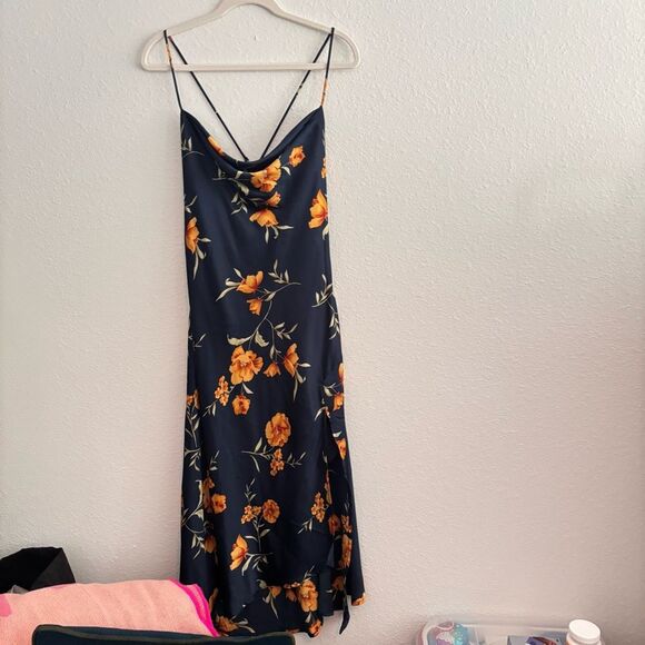 NWOT ASTR Gaia Midi Dress Navy and Orange Floral Medium - Picture 2 of 5